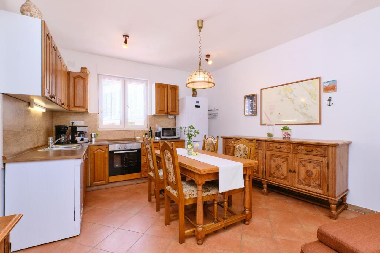 Apartments Antares Mali Lošinj Dış mekan fotoğraf