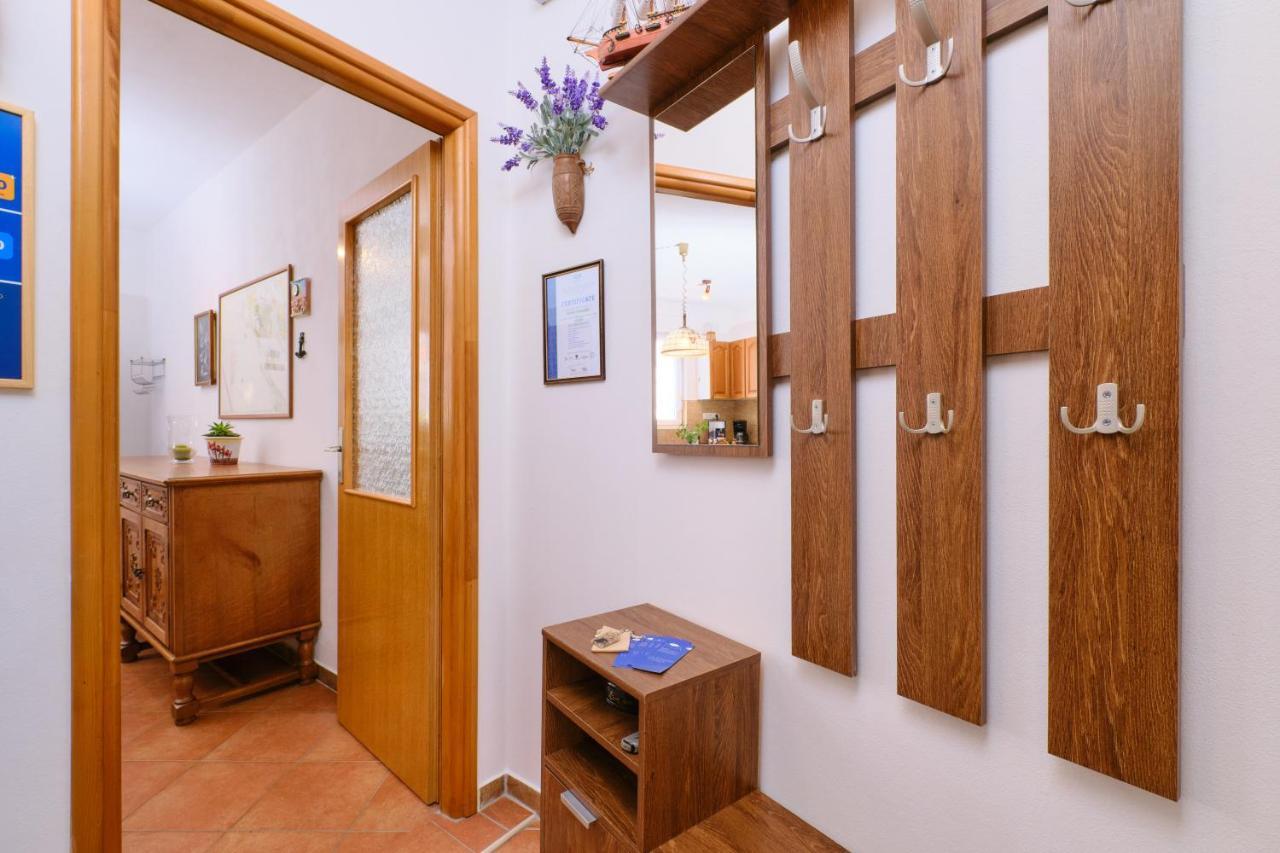 Apartments Antares Mali Lošinj Dış mekan fotoğraf