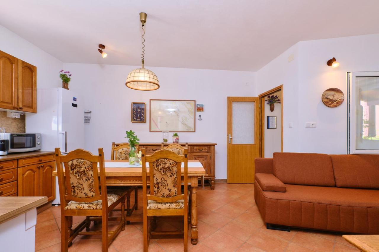 Apartments Antares Mali Lošinj Dış mekan fotoğraf