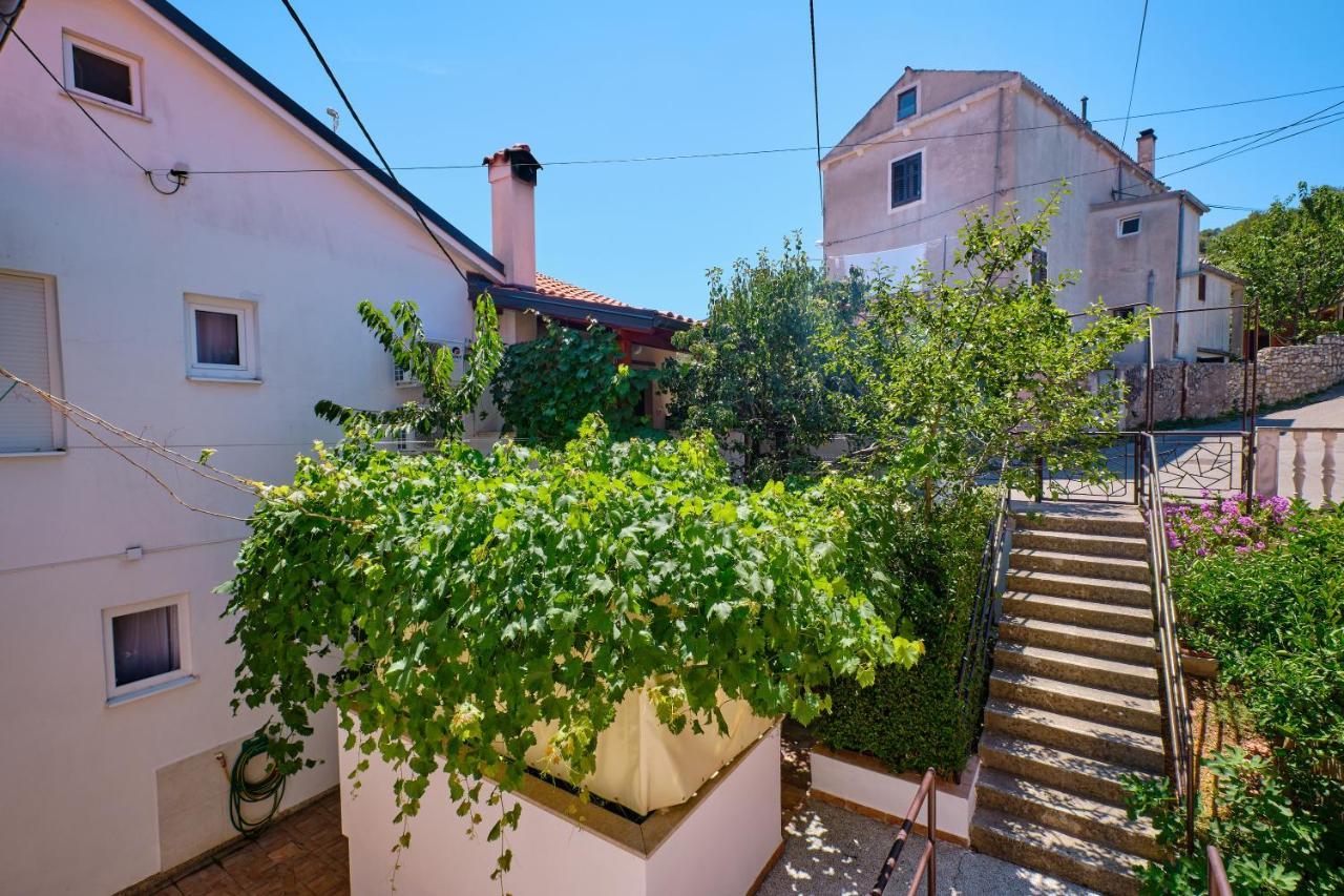 Apartments Antares Mali Lošinj Dış mekan fotoğraf