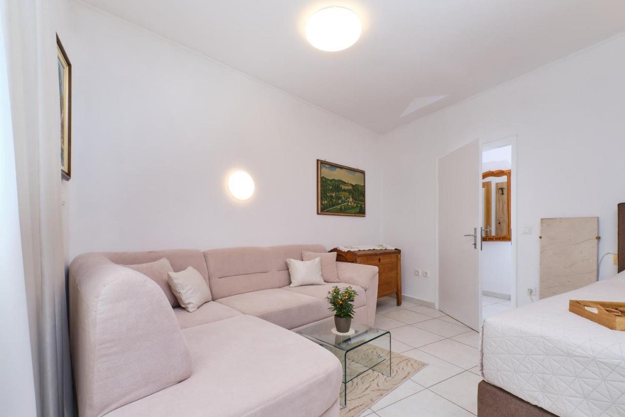 Apartments Antares Mali Lošinj Dış mekan fotoğraf